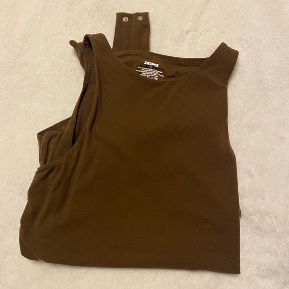 SKIMS Fits Everybody High Neck Bodysuit in Cocoa Sz XS *WORN ONCE* - Picture 3 of 4